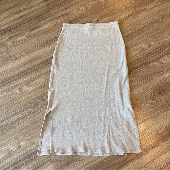 Old Navy Maxi Skirt - Picture 2 of 3